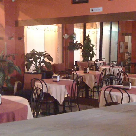 Alda Centro فندق 2*