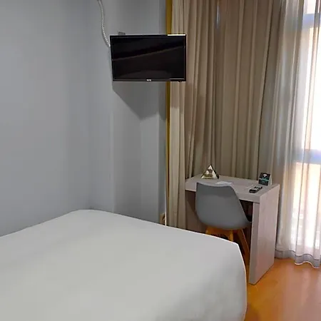 Alda Centro فندق اوفيدو